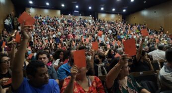Professores da UnB decidem entrar em greve