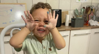 Famoso nas redes, menino de 3 anos que já sabe ler e escrever expõe dificuldades no acesso à educação especial