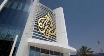 Gabinete de Israel encerra operações da Al Jazeera no país: atualizações ao vivo sobre a guerra em Gaza