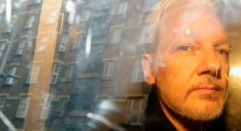 Assange concorda em se declarar culpado em troca de libertação, encerrando impasse com os EUA