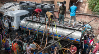 Calor intenso em Delhi deixa falta de água