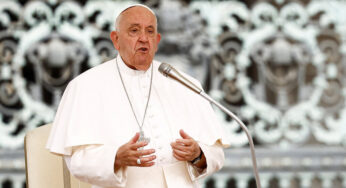 O insulto anti-gay do Papa revela as contradições da Igreja