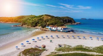 Conheça as praias brasileiras premiadas em 2024 com selo internacional Bandeira Azul